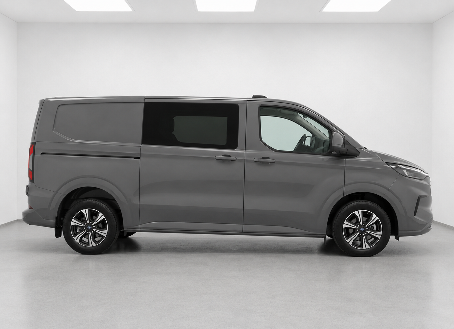 Ford  Transit Custom L2 320 Limited 2.0L 136PS