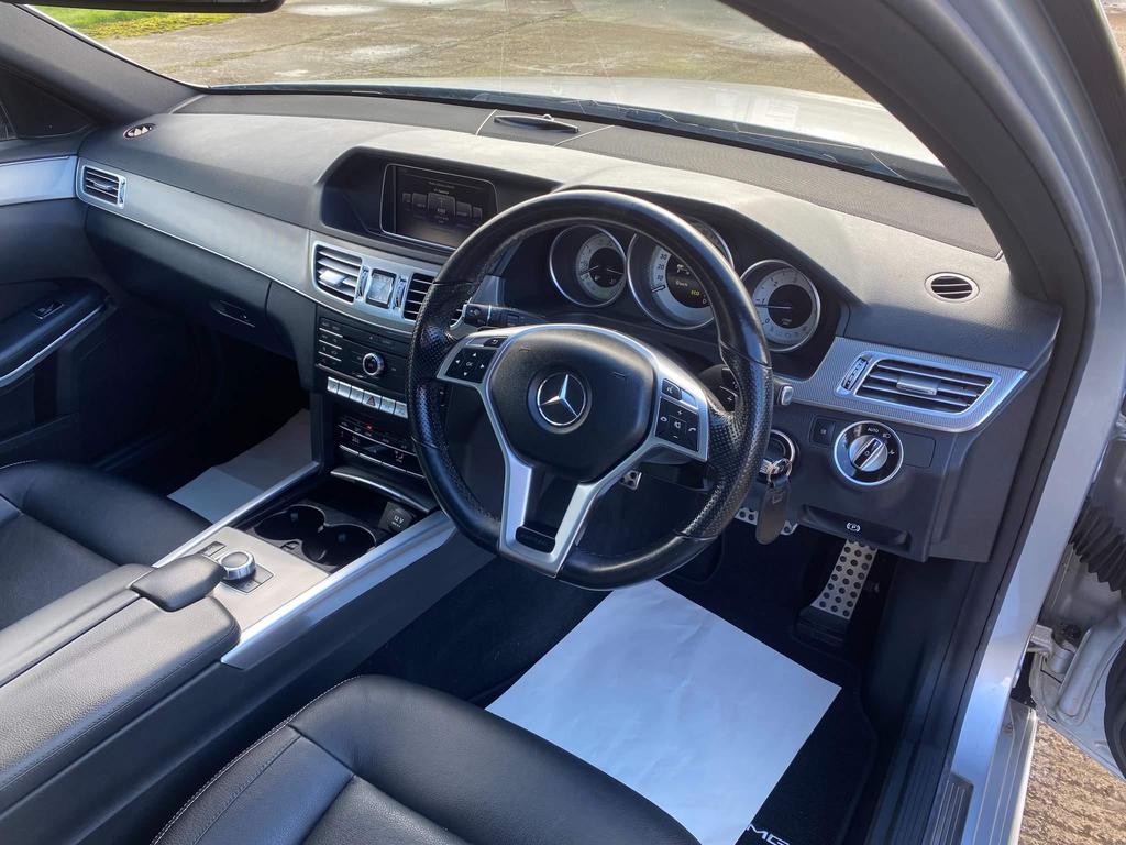 Mercedes E220d AMG Line  Night Edition