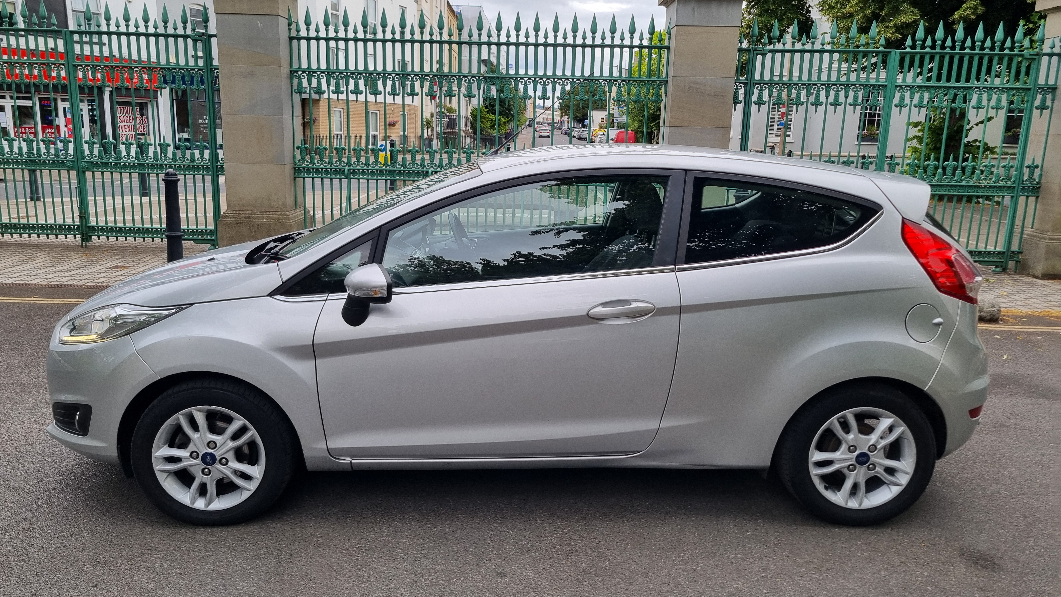 Ford Fiesta   1.0T EcoBoost Zetec